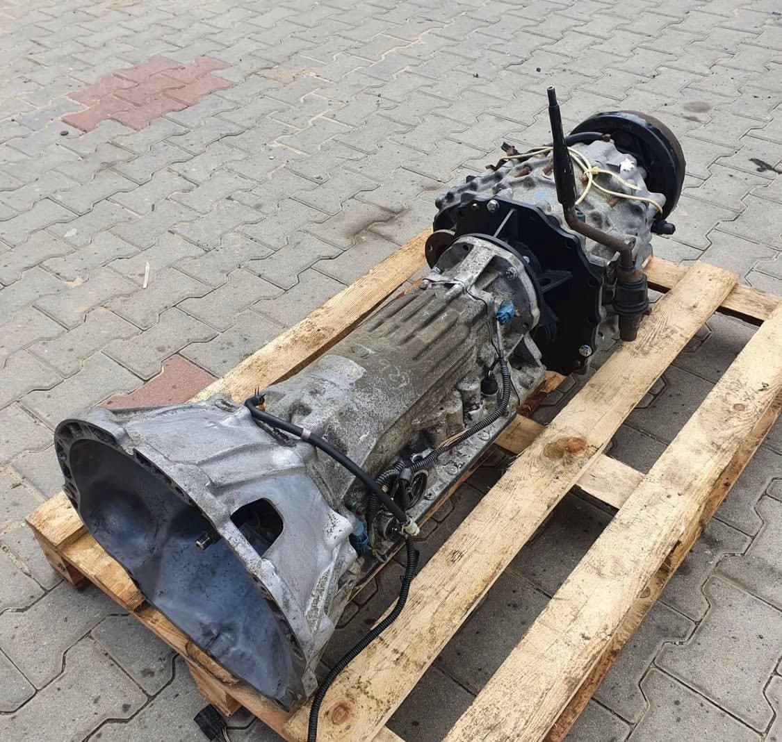 Jeep gearbox adapter / nissan